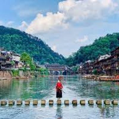 TRƯƠNG GIA GIỚI - PHƯỢNG HOÀNG CỔ TRẤN